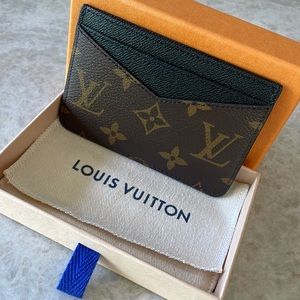 Louis Vuitton 🤎🖤 NEO Card Holder